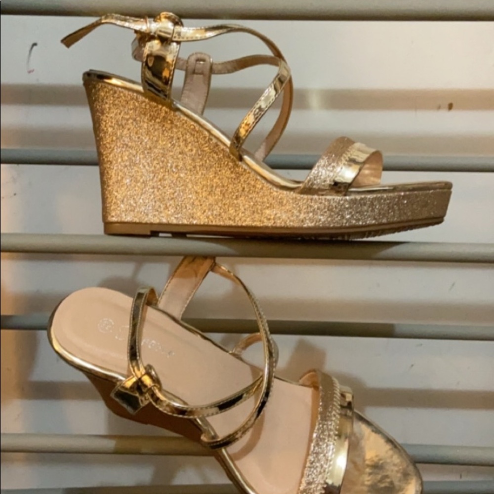 Wedges/heels - Picture 3 of 3